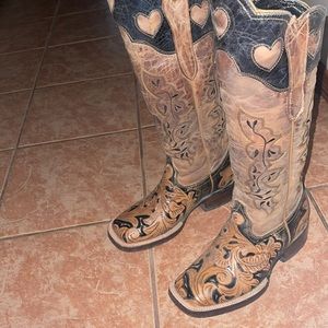 Custom knee high cowboy boots size 6.5 true to size Only worn once